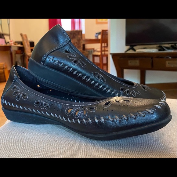 EARTH - Picture 2 of 6